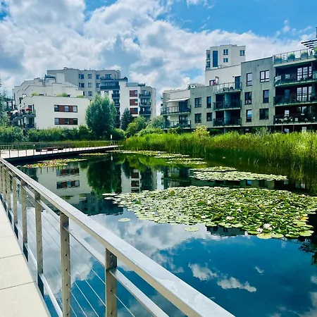 Night Jurajska Lotnisko Chopina وارسو