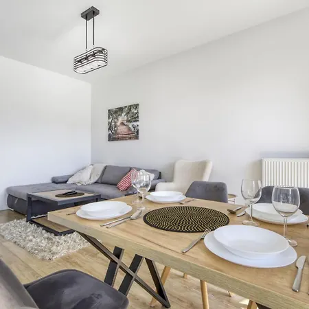 Night Jurajska Lotnisko Chopina