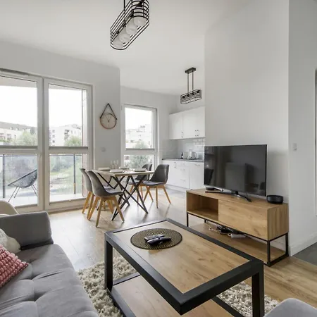 Night Jurajska Lotnisko Chopina Apartment Warsaw