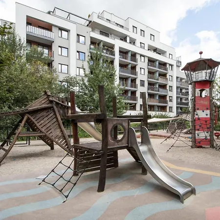 Night Jurajska Lotnisko Chopina ワルシャワ